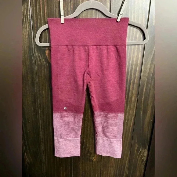Lululemon Crop Compression Leggings. Size:4. Color: Gradient Burgundy - Picture 3 of 14